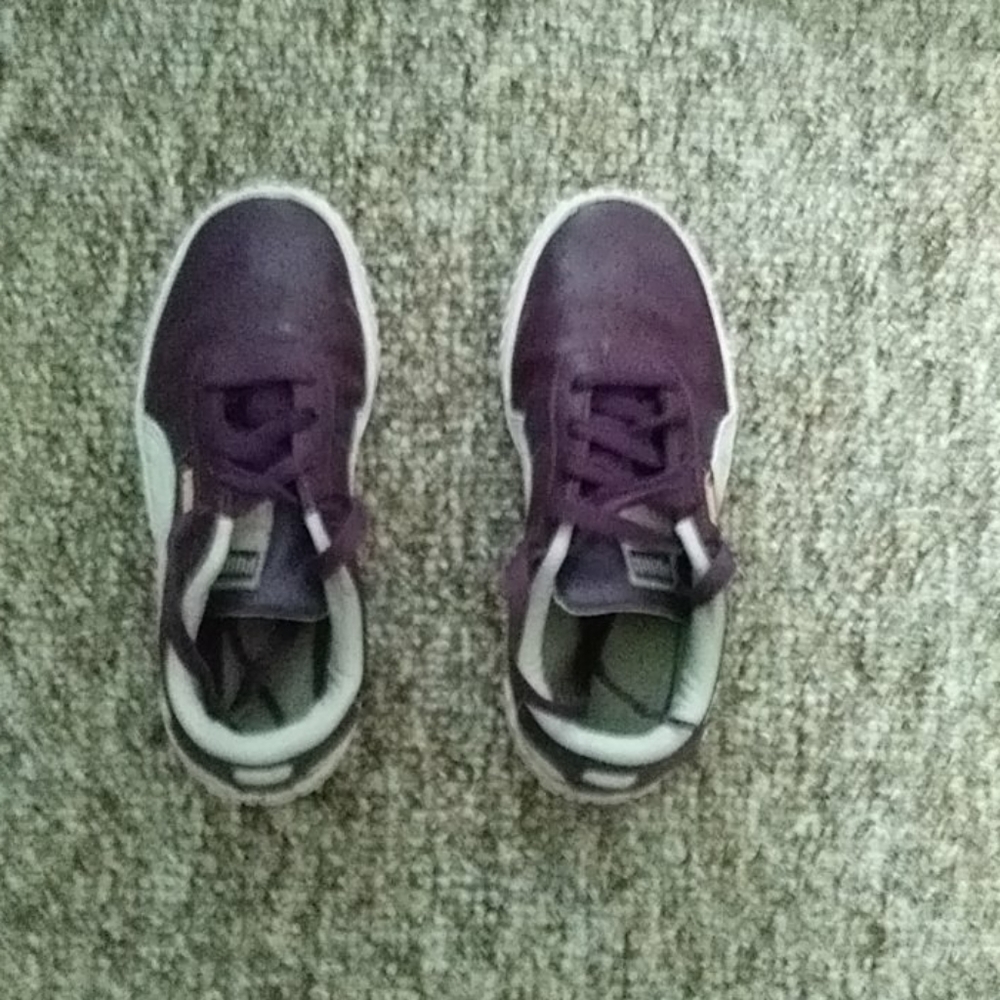 Dark Purple pumas